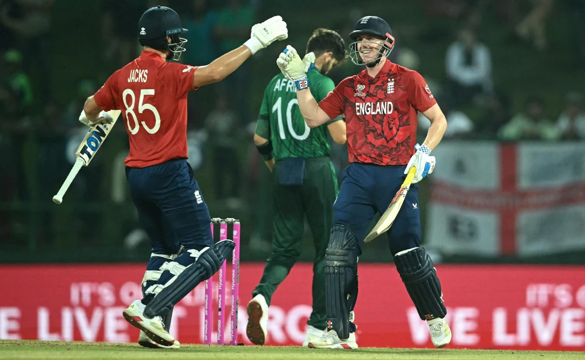 2-Wicket Thriller! England cricket team...
