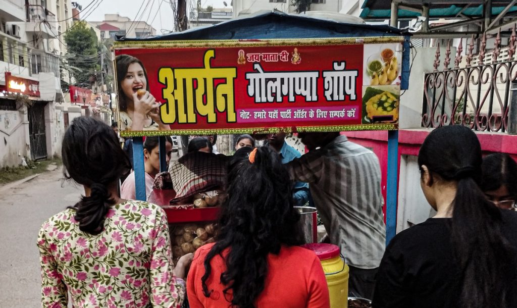 A golgappa stall near Boring Road, Patna. Photo: Hugo Ribadeau Dumas