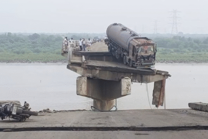 Tragedy in Gujarat: 9 Dead, Multiple Vehicles Plunge Into River After Bridge Collapse in Vadodara