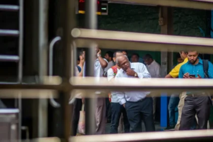 Mumbai Office Timings to Change as 46 Companies Accept Railways’ Call to Reduce Local Train Crowding