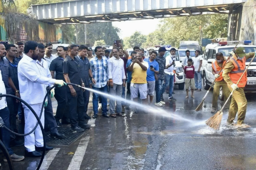 Maharashtra CM Eknath Shinde Joins 50+ Sanitation Workers to Clean Mumbai Roads — Powerful Message on Civic Duty