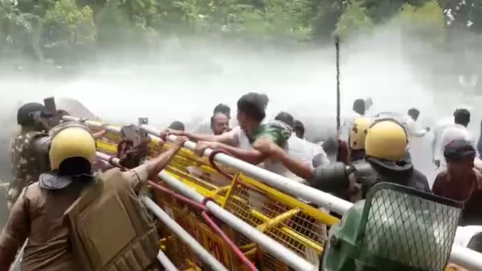 Tear Gas, Water Cannons Fired as BJD Protest Over Odisha Student’s Death Intensifies Outside Assembly – 5 Shocking Moments