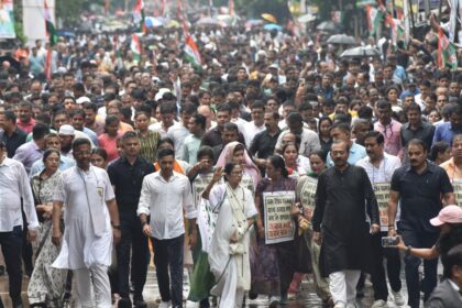 Mamata Banerjee Leads Protest March in Kolkata, Warns BJP of Political Backlash Over Harassment of Bengali Speakers