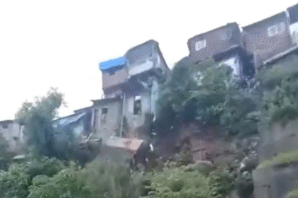 Mumbai Landslide After 200mm Rainfall Hits Bhandup: Over 12 Homes Damaged, No Injuries Reported Amid Monsoon Chaos