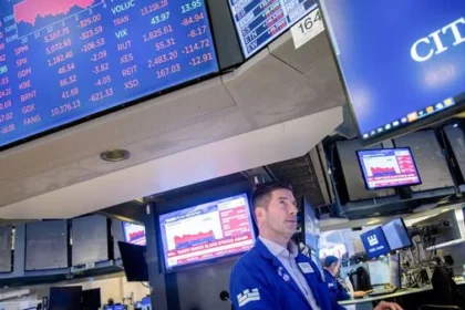 US Stock Market Slumps as Tech Giants Trigger Major Sell-Off