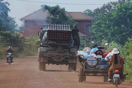 Thailand-Cambodia Border Violence Escalates: Over 100,000 Flee, 14 Dead in Clashes | Key Updates