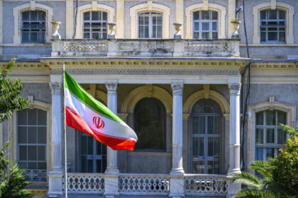 Iran Nuclear Talks With European Powers Intensify Amid Sanctions Threat