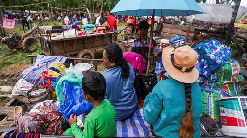 Cambodians Flee Thai Border as Clashes Continue for Third Consecutive Day