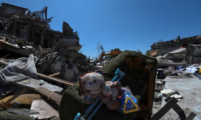 Russian Airstrike Kills Child in Ukraine as Civilian Casualties Rise Amid Ongoing War