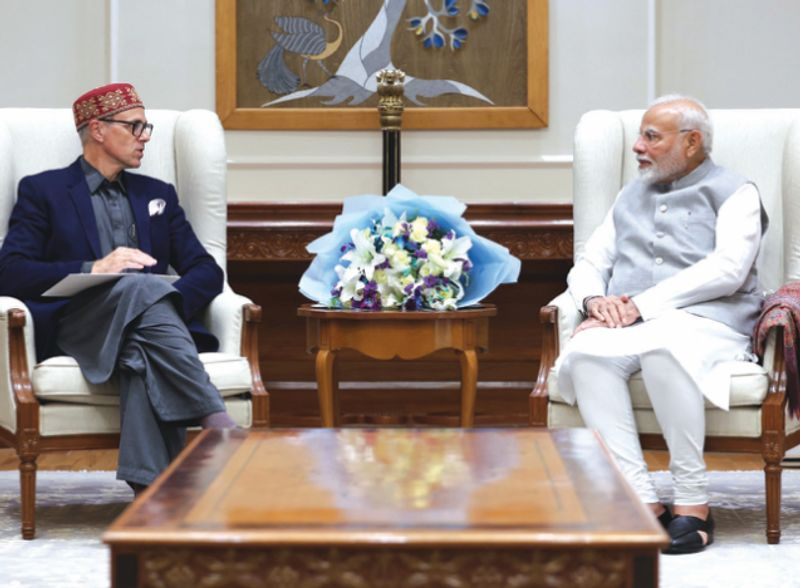 PM Modi Applauds Omar Abdullah’s Visit to Statue of Unity — Shared Post Garners 1.1M+ Views