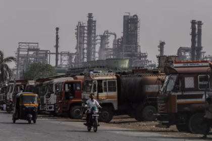 Trump Threatens Tariffs on India Over Continued Russian Oil Purchases – Explainer