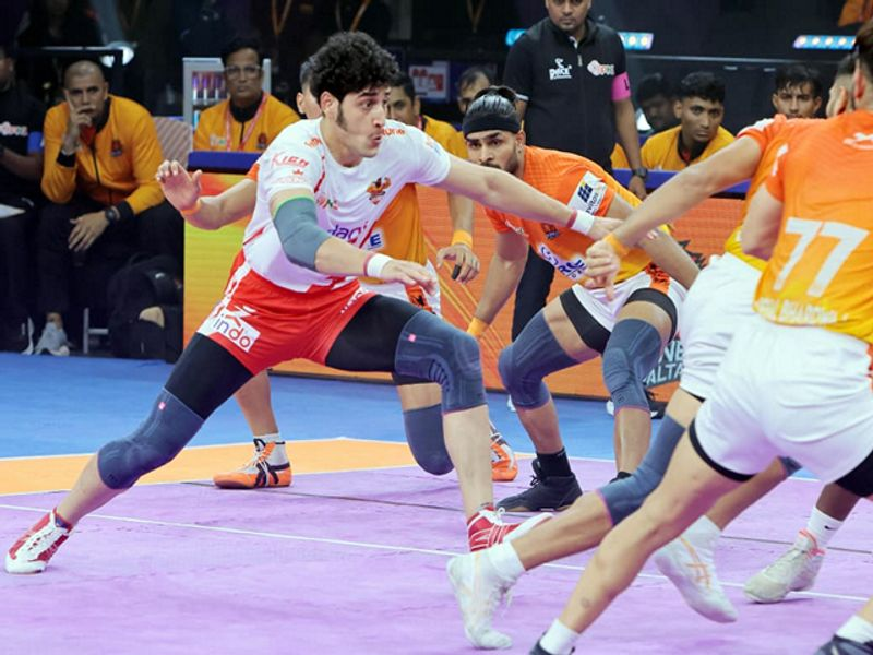 Puneri Paltan Crush Gujarat Giants with Commanding All-Round Show, Seals Massive 22-Point Pro Kabaddi Victory