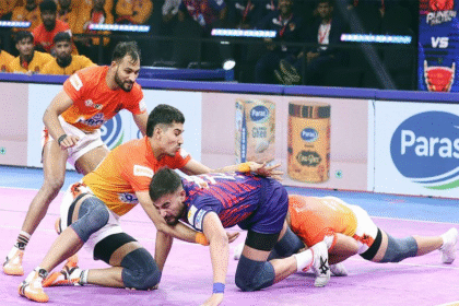 Pro Kabaddi League History: Ashu Malik’s Golden Raid Seals Dabang Delhi K.C.’s Thrilling Win Over Puneri Paltan in PKL Season 12