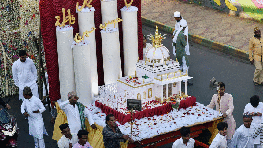 Mumbai Eid-e-Milad 2025: 50,000+ Devotees Join Grand Processions Marking Prophet Muhammad’s 1,500th Birth Anniversary