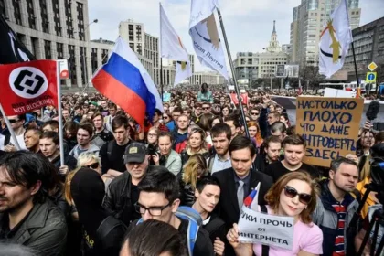 Russia’s New Law on Foreign Agent Books Tightens Control on Free Speech