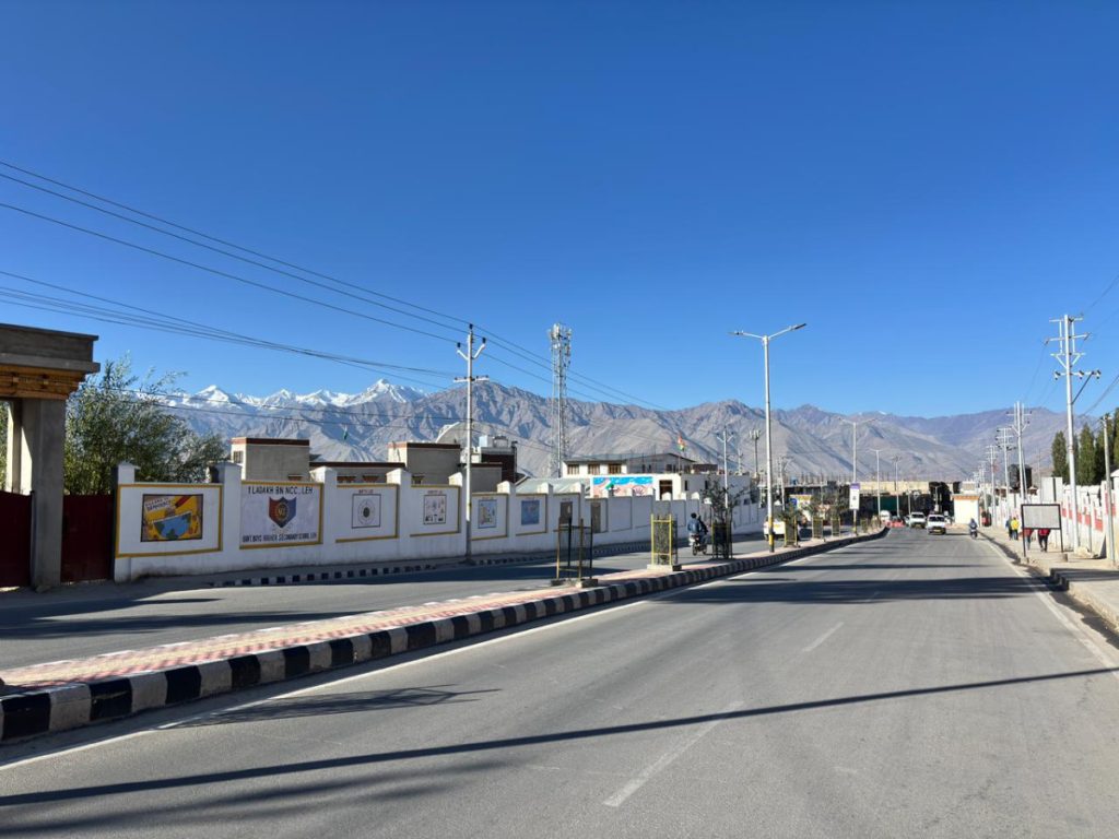A deserted Leh.
