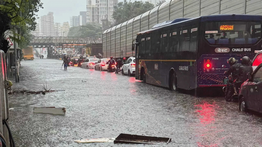 Mumbai Rain Chaos: 5 Major Disruptions as BMC Issues Alert – Local Trains Delayed, Roads Flooded, Traffic at Standstill