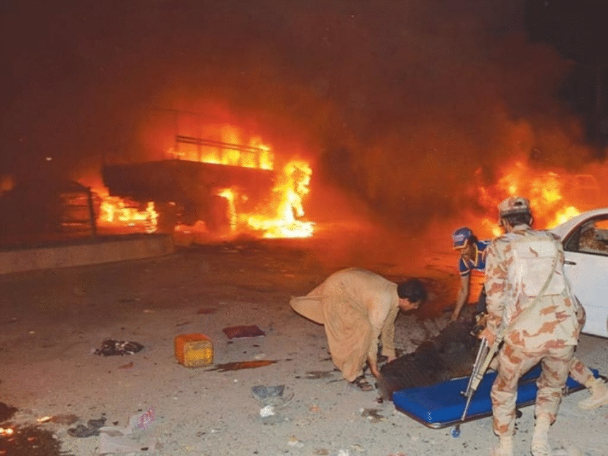 8 Killed in Deadly Car Bombing, Gunfire Attack Outside Frontier Corps HQ in Quetta, Pakistan