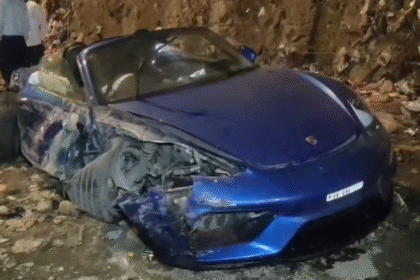 Mumbai Supercar Crash: Porsche Racing BMW at 150 kmph Loses Control on Highway — ₹2 Crore Sports Car Totaled, Driver Seriously Injured