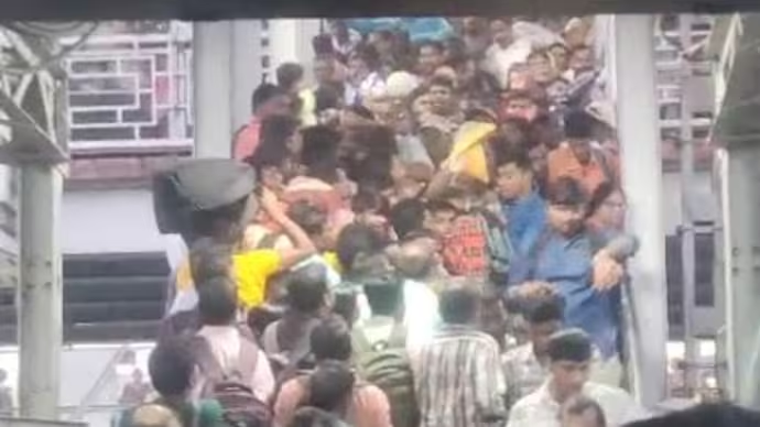 3 Injured After Losing Balance at Bardhaman Railway Station — Panic Erupts Amid Rush Hour Chaos