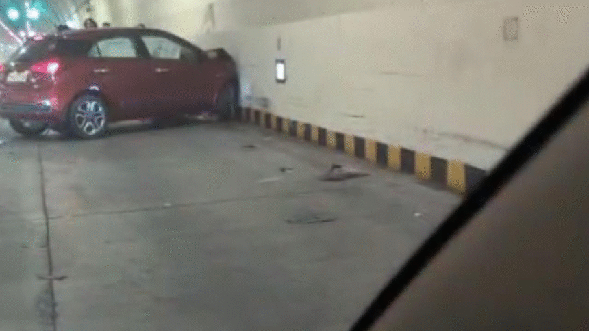 Speeding car crashes at Mumbai Coastal Road tunnel, traffic movement affected