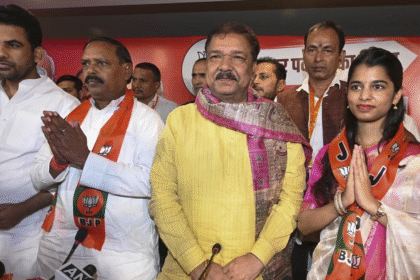 Folk Sensation Maithili Thakur Joins BJP Ahead of Bihar Elections 2025 — Big Boost for Party’s Cultural Outreach