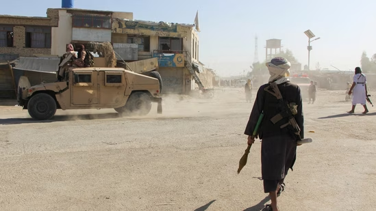 Pakistan Launches Powerful Airstrikes on Kabul After Border Clashes — 48-Hour Ceasefire Declared as Dozens Killed in Fierce Fighting