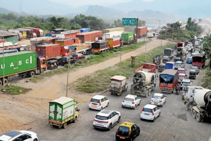 Mumbai–Ahmedabad Highway Jam Forces 20 School Picnics to Vasai Postponed Until Diwali