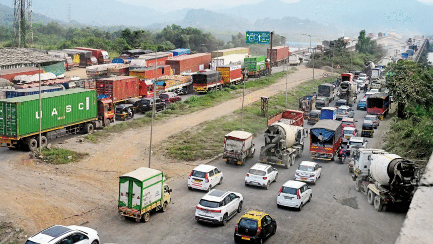 Mumbai–Ahmedabad Highway Jam Forces 20 School Picnics to Vasai Postponed Until Diwali