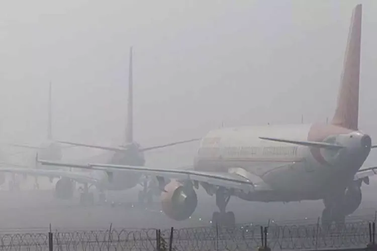 Over 129 Flights Cancelled as Extreme Fog Blankets Delhi-NCR | Full Travel Advisory