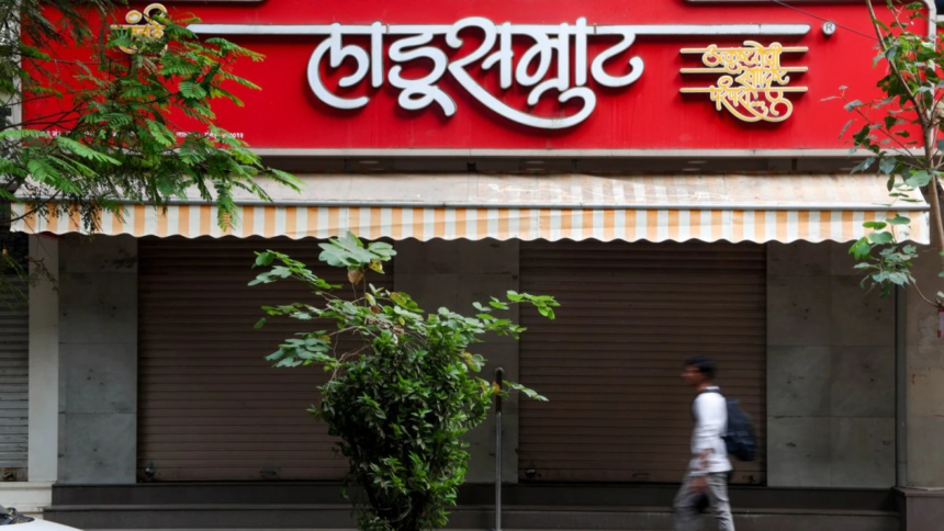 LPG Crisis Hits Mumbai: 1 Gas Shortage Shuts Down Iconic ‘Ladu Samrat’ Vada Pav Hub