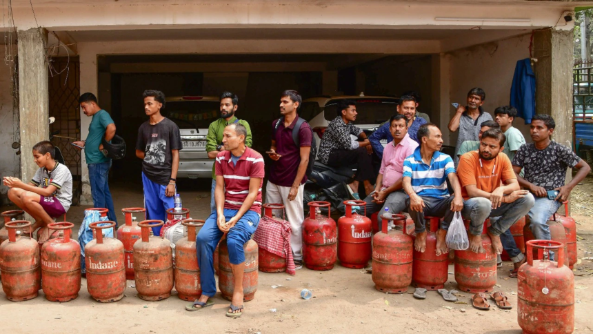 LPG Cylinder Mystery EXPOSED: 7 Surprising Reasons Why Gas Cylinders Come with 14.2 Kg Instead of Round Figures in India