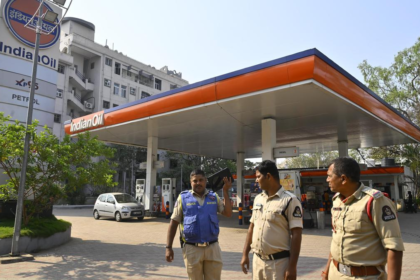 India Fuel Crisis UPDATE: Govt Confirms 60 Days запас, No Shortage Despite Rising Panic