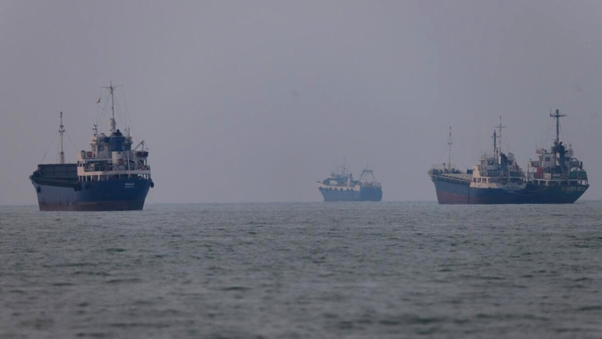 Strait of Hormuz Reopens: Global Shipping Traffic Surges Again After 7 Days of Tension